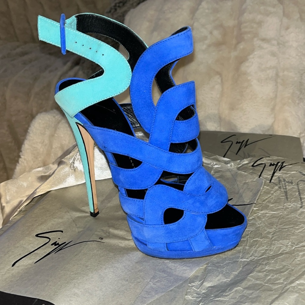 giuseppe zanotti heels women’s size 38 size 7 , aqua heels , comes w/box dustbag